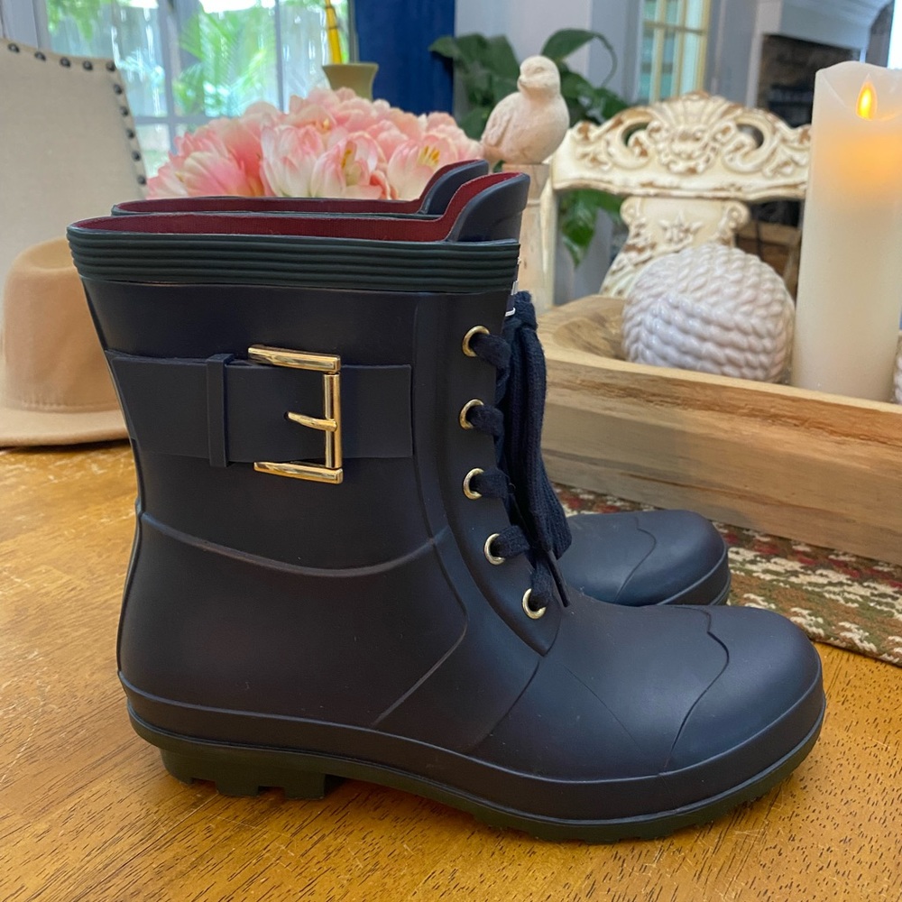 Women’s Tommy Hilfiger waterproof Rain Boots size 7